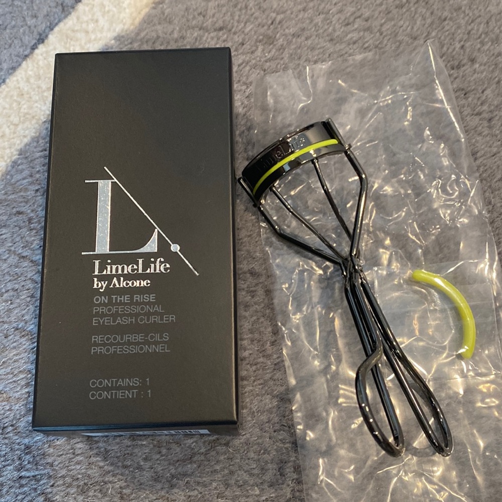 LimeLife by Alcone On The Rise Eyelash Curler